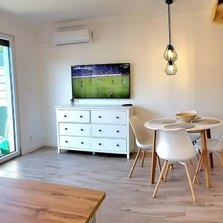 Lesny Zakatek アパート ヤロスワビエツ