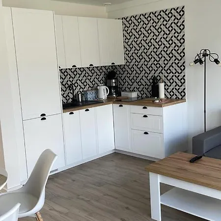 アパート Lesny Zakatek ヤロスワビエツ