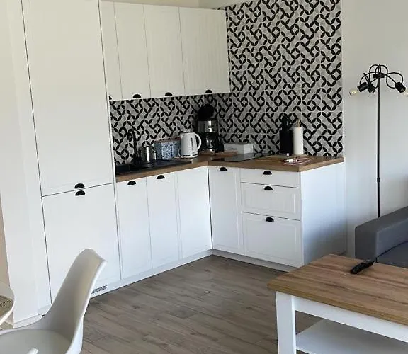 アパート Lesny Zakatek ヤロスワビエツ